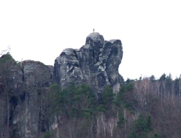 Der Mönch im Basteigebiet, von Rathen aus gesehen Der Mönch im Basteigebiet, von Rathen aus gesehen Mönch Basteigebiet bastei Rathen