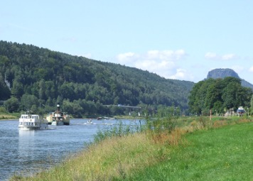 In Bad Schandau am Elbufer In Bad Schandau am Elbufer Bad Schandau Elbe Schiffe