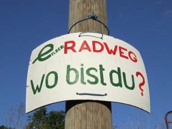 Protestplakat für den weiteren Ausbau des Elberadweges Protestplakat für den weiteren Ausbau des Elberadweges Elberadweg