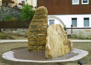 Brunnen vor dem Hotel "Erbgericht" in Krippen Brunnen vor dem Hotel "Erbgericht" in Krippen Brunnen Hotel Erbgericht Krippen