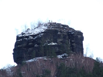 Der Zirkelstein von Schöna aus gesehen Der Zirkelstein mit 10x Zoom von Schöna aus - Sächsische Schweiz zirkelstein schöna elbsandsteingebirge