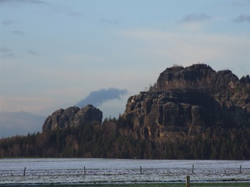 Die Schrammsteine und der Falkenstein im Abendlicht Die Schrammsteine und der Falkenstein im Abendlicht - Sächsische Schweiz schrammsteine falkenstein ostern reinhardtsdorf schöna sächsische schweiz