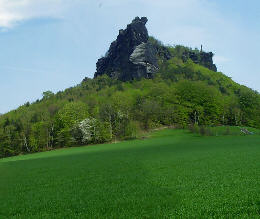 Der Lilienstein Bildschirmschoner "Panorama Lilienstein im Elbsandsteingebirge" - April/Mai 2006 lilienstein bildschirmschoner elbsandsteingebirge ebenheit königstein