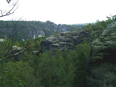 Blick vom Rauenstein über die Elbe zur Bastei Wanderung Wehlen - Schneiderlochstufen - Kleiner Bärenstein - Gratweg  auf dem  Rauenstein schneiderlochstufen bärenstein rauenstein rathen wanderung wandern bastei rathen weißig thürmsdorf